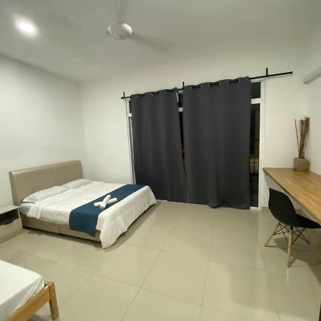 Desaru Happy Guest House D Dış mekan fotoğraf
