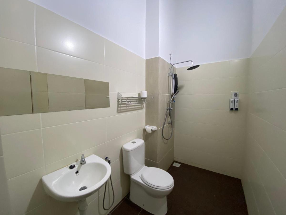 Desaru Happy Guest House D Dış mekan fotoğraf