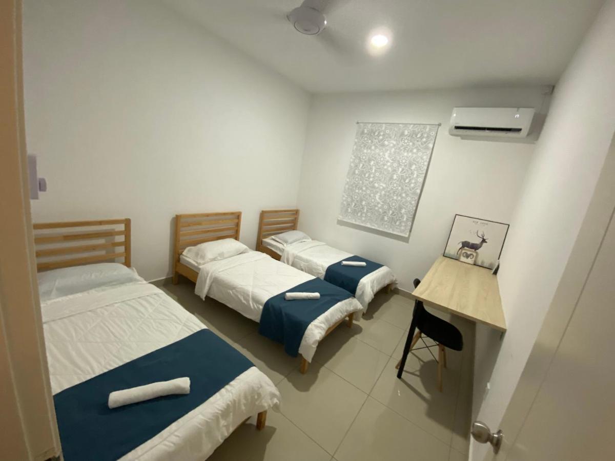 Desaru Happy Guest House D Dış mekan fotoğraf