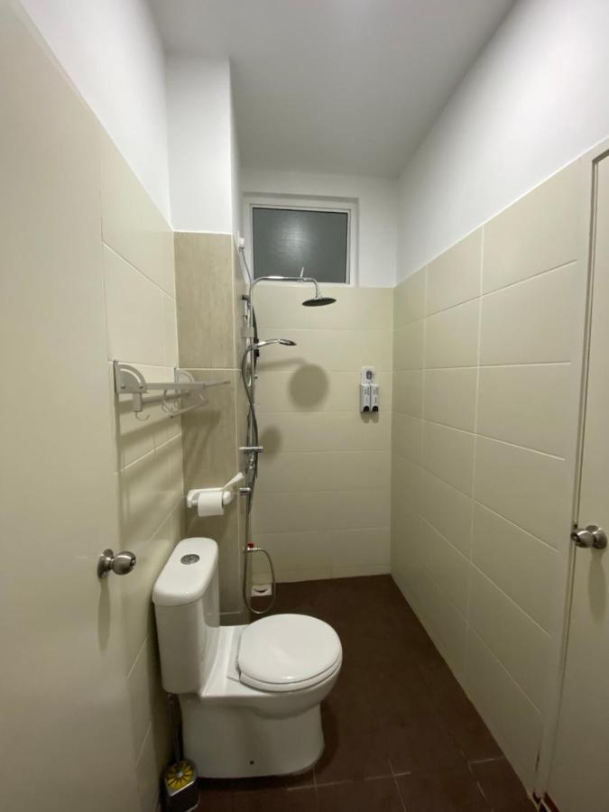 Desaru Happy Guest House D Dış mekan fotoğraf